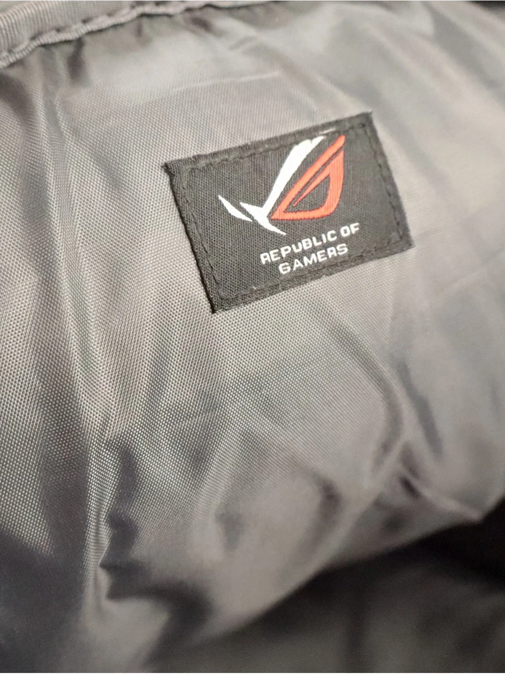ASUS rog nomad